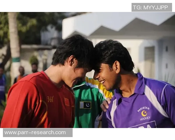 世界足球明星携手共创友谊之桥传递热爱与团结的精神 世界足球明星携手共创友谊之桥传递热爱与团结的精神