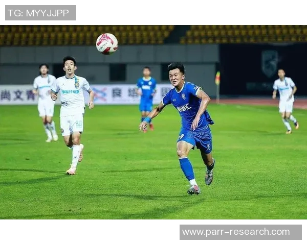 南京篮球队整体压制革新之路：从战术调整到团队协作的全方位提升