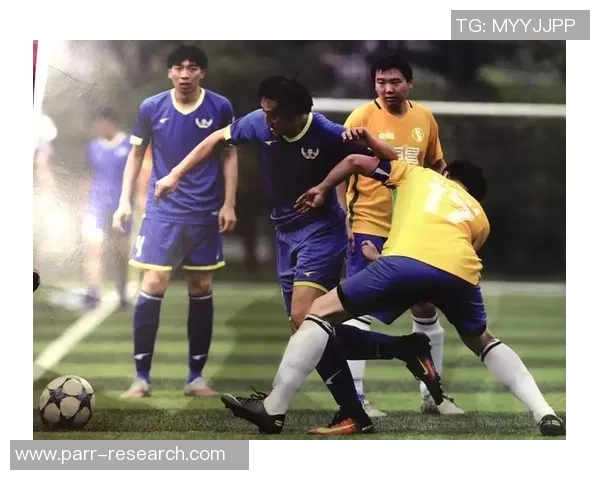 深圳足球队的拼搏之路：一段不屈不挠的奋斗纪实与荣耀回顾